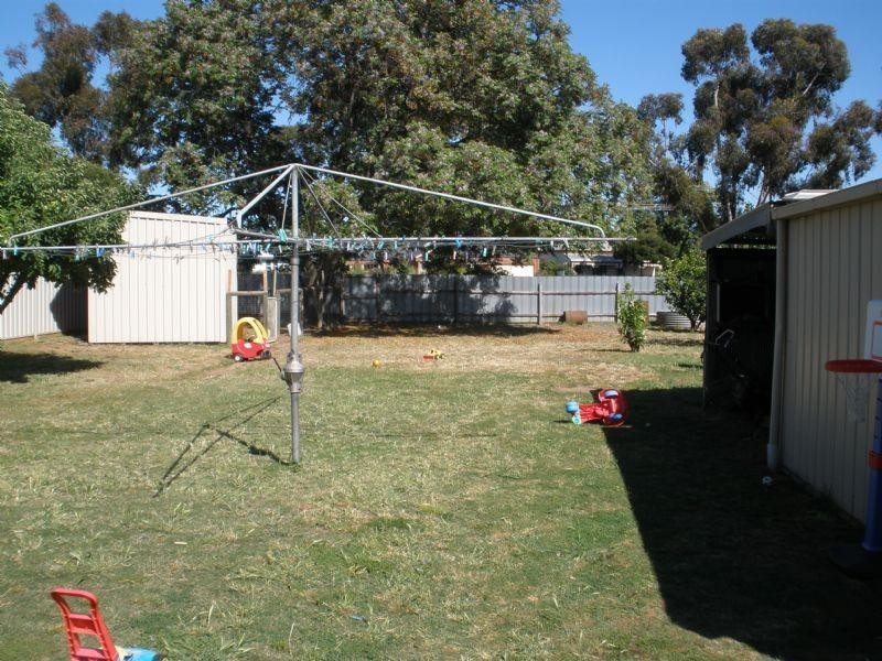 10 Victoria Street, Rochester VIC 3561