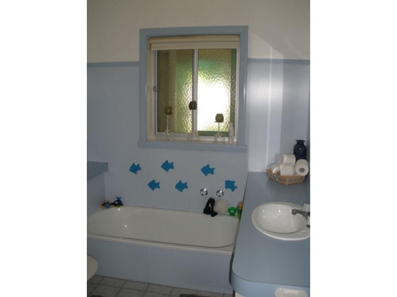 10 Victoria Street, Rochester VIC 3561