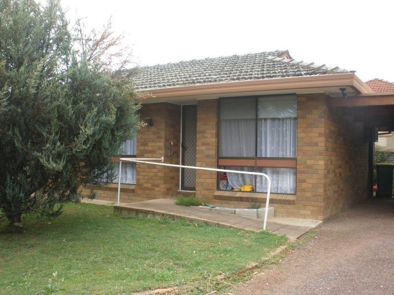 Unit 1/13 Hart Street, Rochester VIC 3561