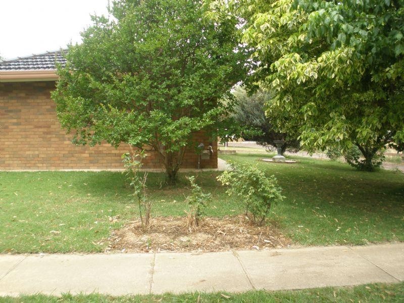 Unit 1/13 Hart Street, Rochester VIC 3561