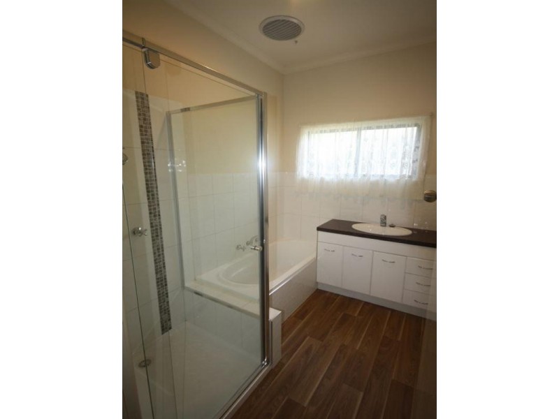 20 McKenzie Street, Rochester VIC 3561