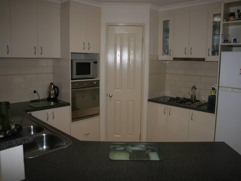 6 Baynes Street, Rochester VIC 3561