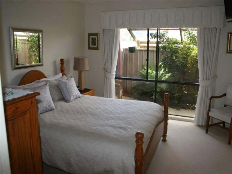 6 Baynes Street, Rochester VIC 3561