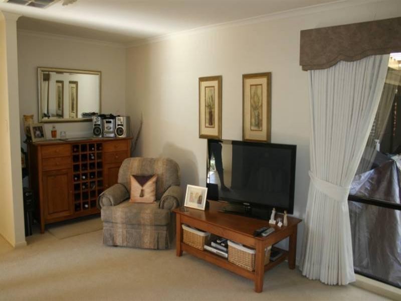 6 Baynes Street, Rochester VIC 3561