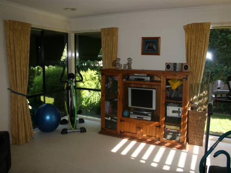 6 Baynes Street, Rochester VIC 3561