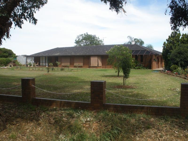 388 Railway Road, Rochester VIC 3561