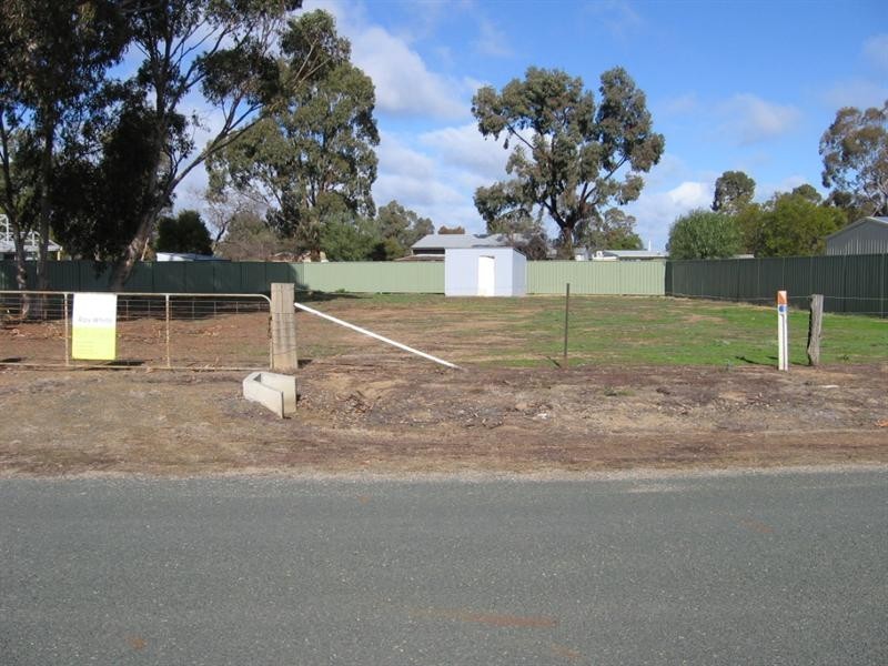 4 Cromwell Street, Rochester VIC 3561