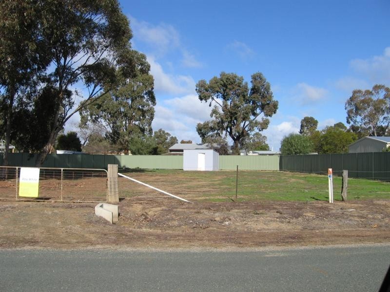 4 Cromwell Street, Rochester VIC 3561