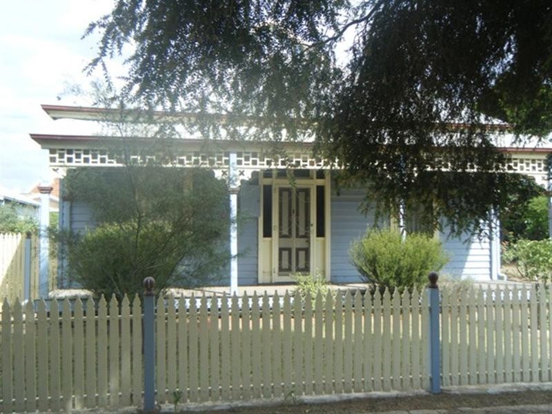 102 Mackay Street, Rochester VIC 3561