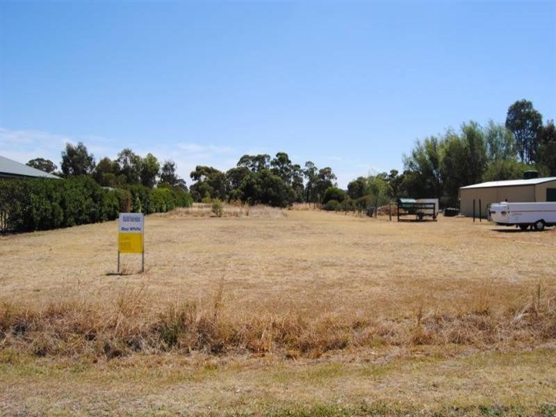 35 Pine Grove, Goornong VIC 3557