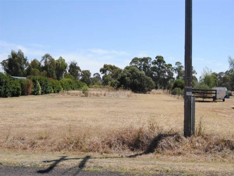 35 Pine Grove, Goornong VIC 3557