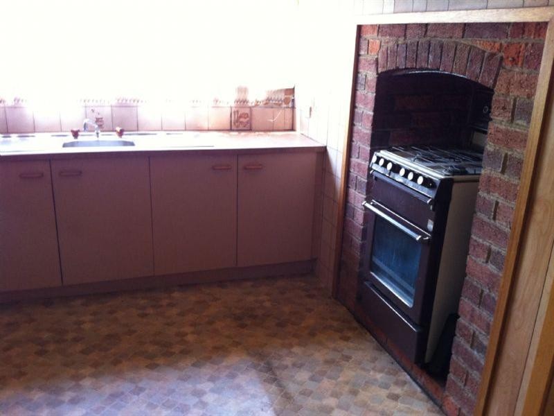 5 Hart Street, Rochester VIC 3561