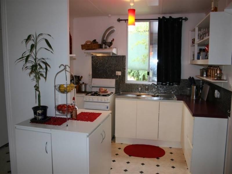 UNIT 16 Caravan Park, Rochester VIC 3561