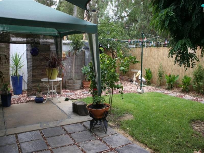 UNIT 16 Caravan Park, Rochester VIC 3561