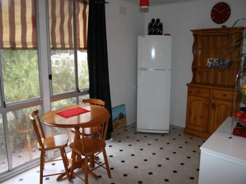 UNIT 16 Caravan Park, Rochester VIC 3561