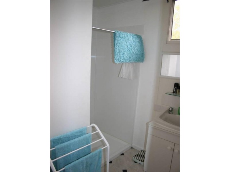 UNIT 16 Caravan Park, Rochester VIC 3561