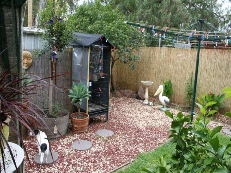 UNIT 16 Caravan Park, Rochester VIC 3561