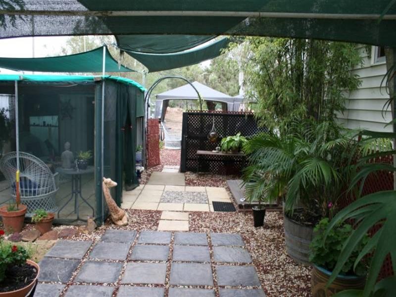 UNIT 16 Caravan Park, Rochester VIC 3561