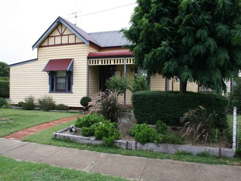 16 Northcote Street, Rochester VIC 3561