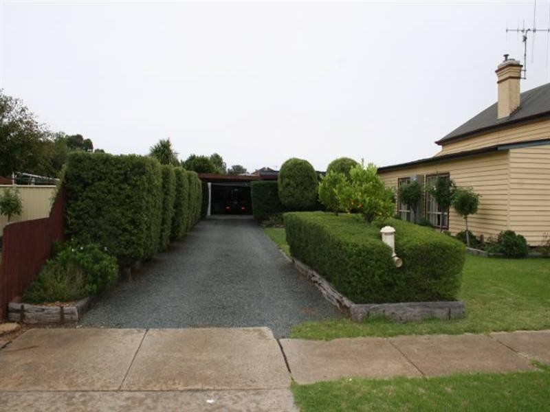 16 Northcote Street, Rochester VIC 3561