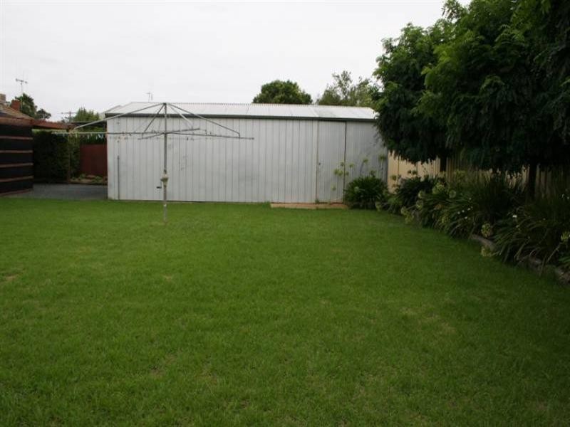 16 Northcote Street, Rochester VIC 3561