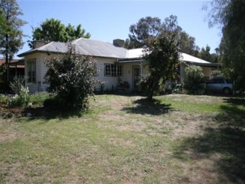 23 Hotham Street, Rochester VIC 3561