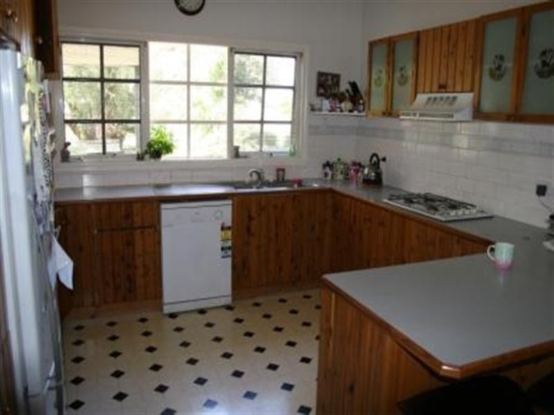 23 Hotham Street, Rochester VIC 3561