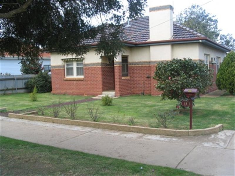 13 Edward Street, Rochester VIC 3561