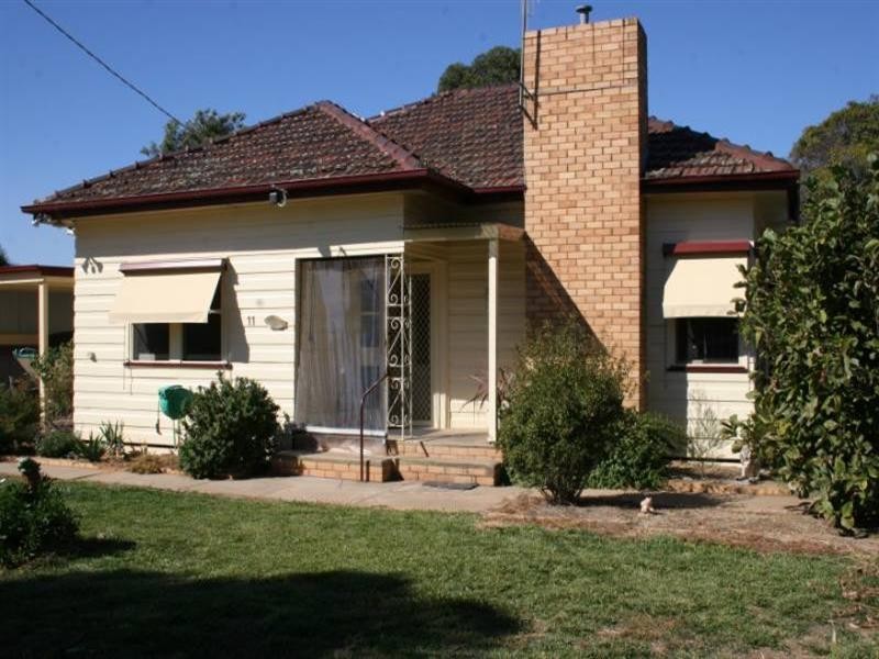 11 Edward Street, Rochester VIC 3561