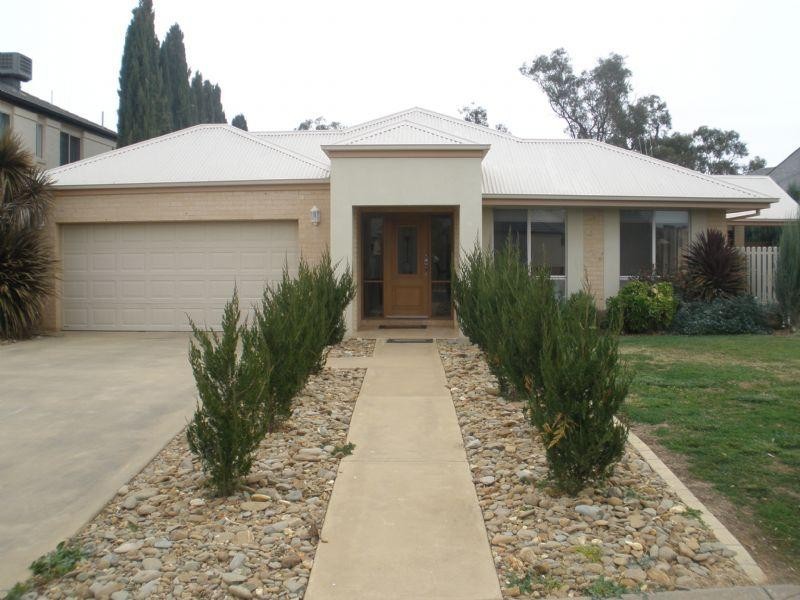 32 William Street, Rochester VIC 3561