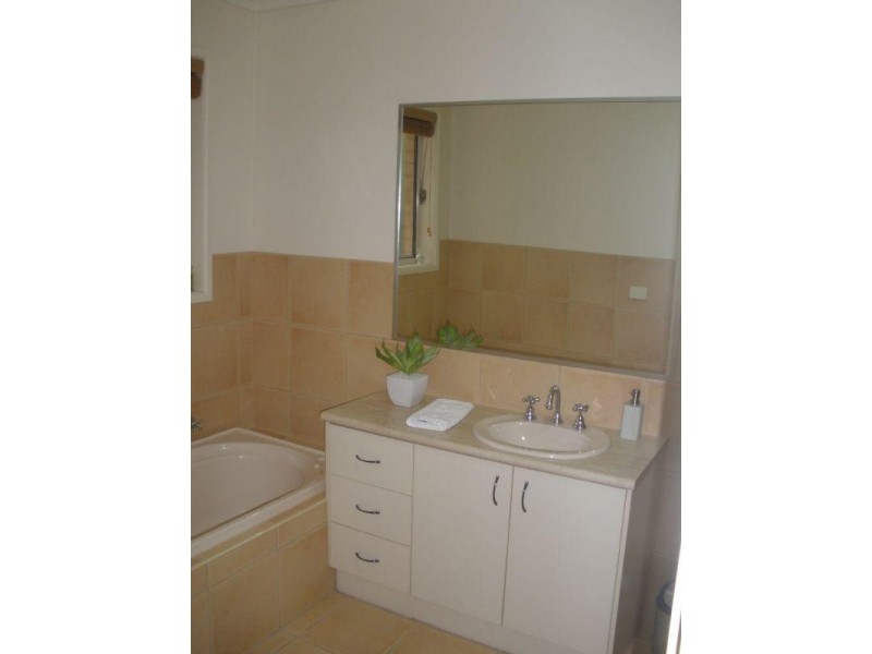 32 William Street, Rochester VIC 3561