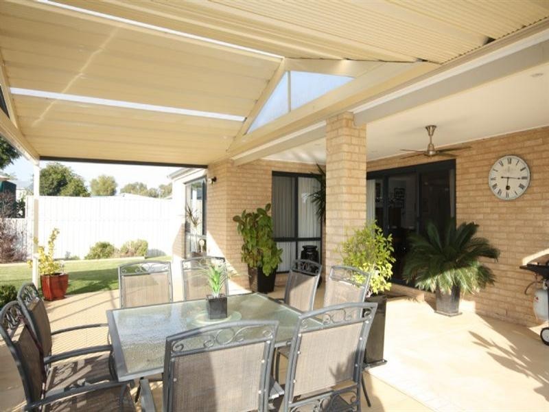 9 High Street, Rochester VIC 3561