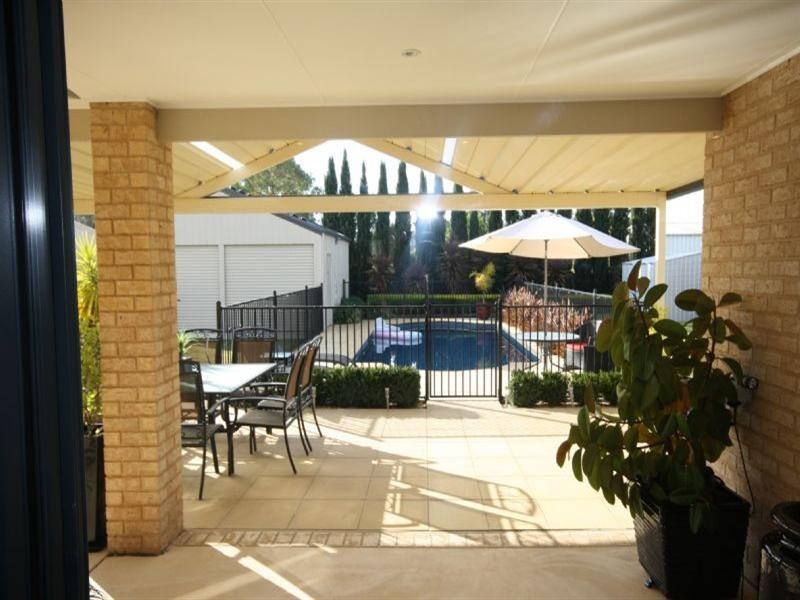 9 High Street, Rochester VIC 3561