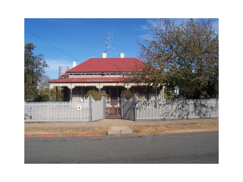 33 Alma Street, St Arnaud VIC 3478