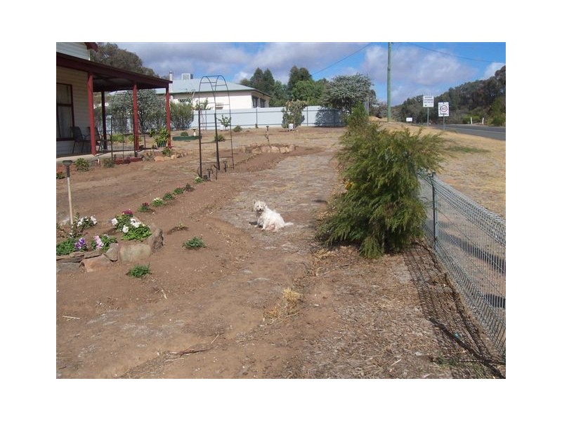 39 Navarre Road, St Arnaud VIC 3478