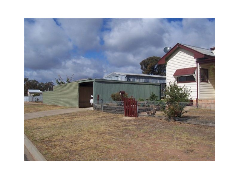 39 Navarre Road, St Arnaud VIC 3478