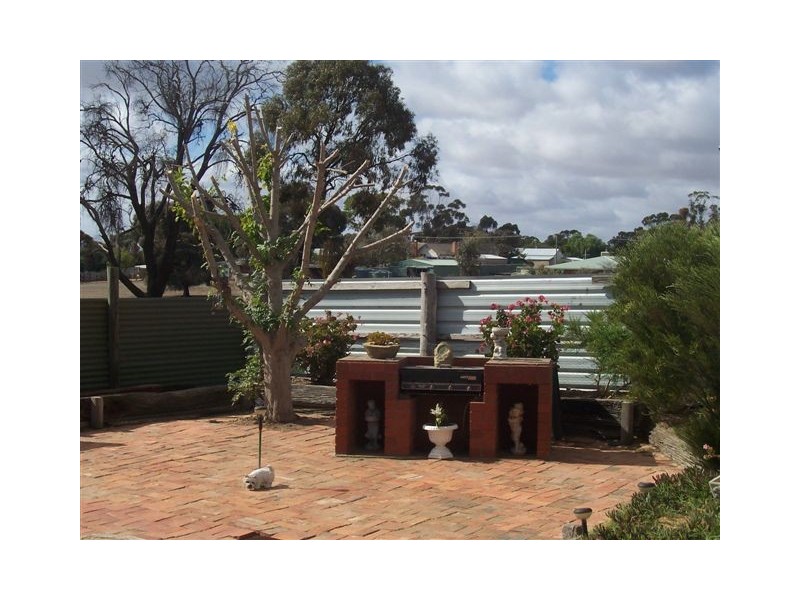 39 Navarre Road, St Arnaud VIC 3478