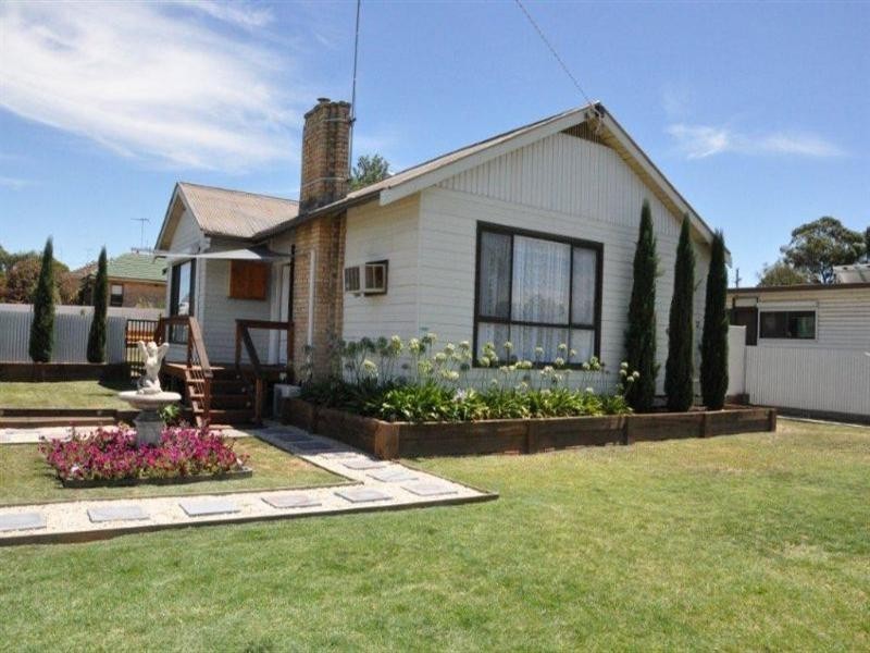 17 Silvermines Road, St Arnaud VIC 3478