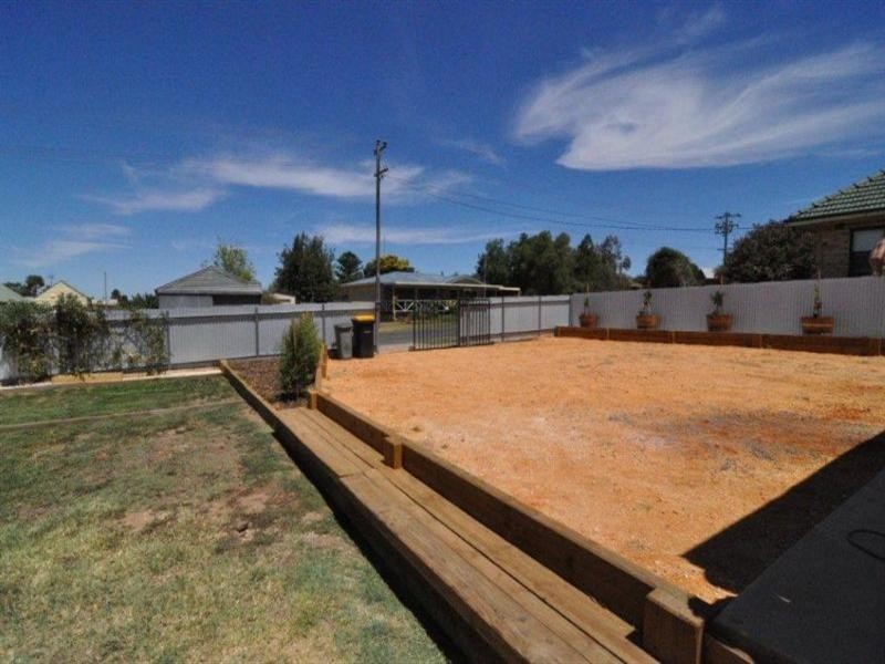 17 Silvermines Road, St Arnaud VIC 3478