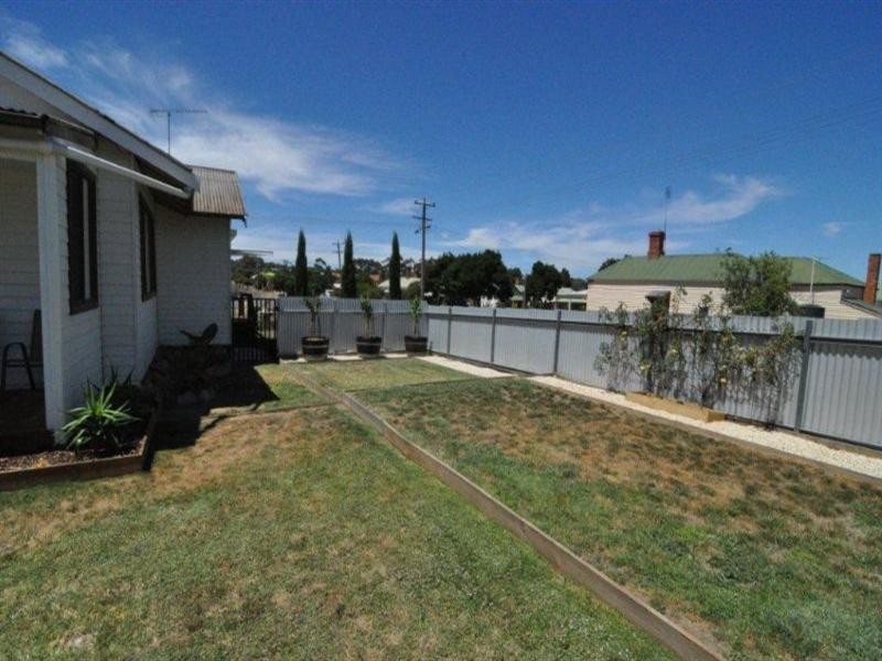 17 Silvermines Road, St Arnaud VIC 3478