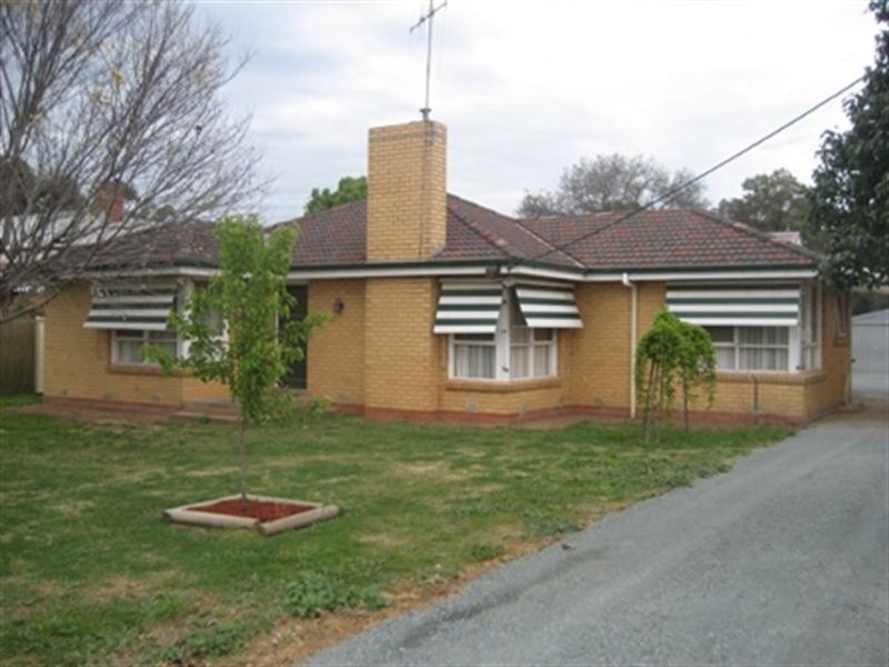 54 High Street, Rochester VIC 3561