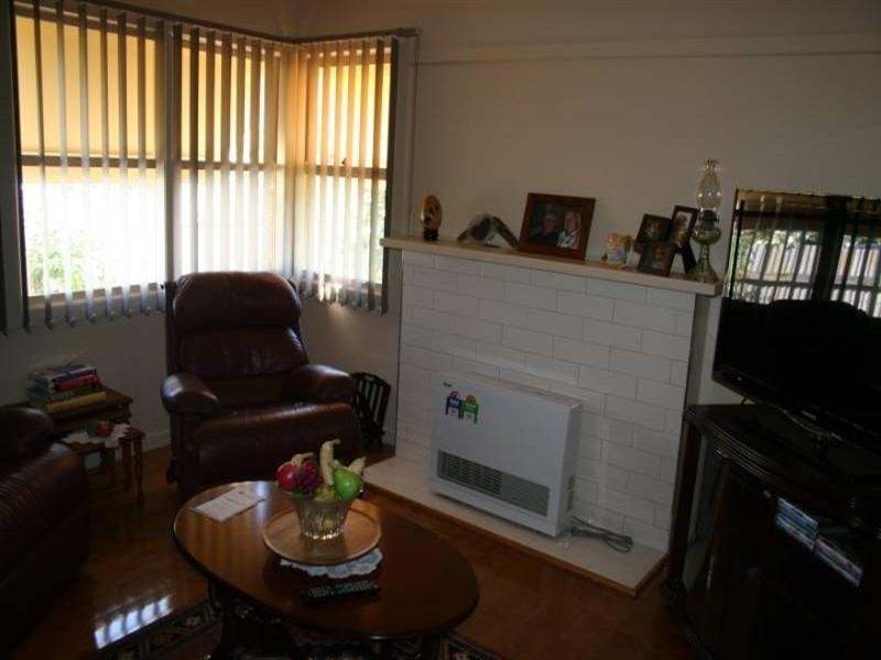 11 Edward Street, Rochester VIC 3561