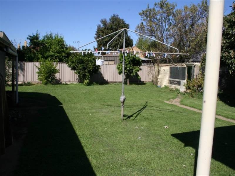 11 Edward Street, Rochester VIC 3561