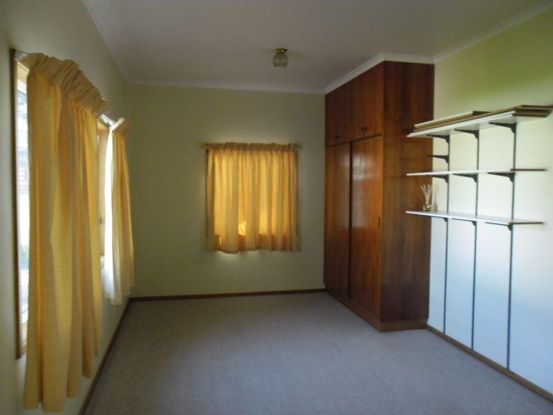 16 Navarre Road, St Arnaud VIC 3478