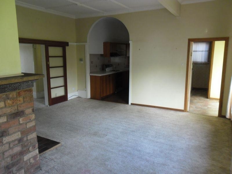 16 Navarre Road, St Arnaud VIC 3478