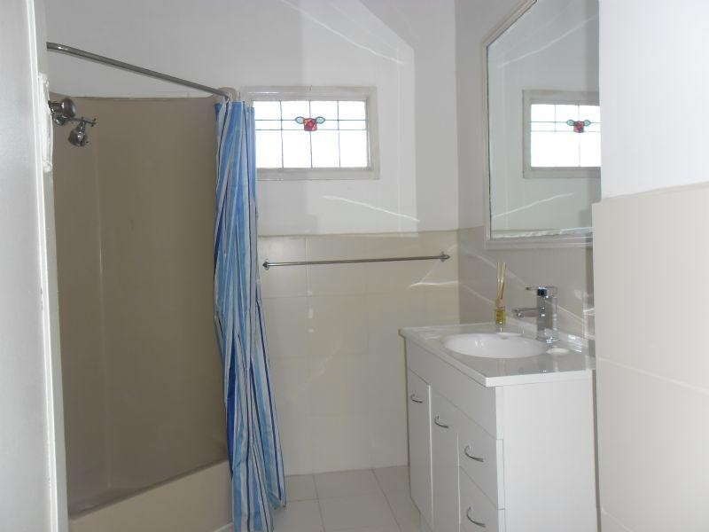 16 Navarre Road, St Arnaud VIC 3478