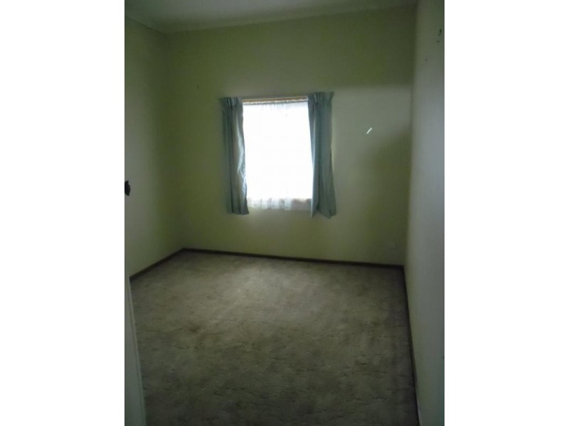 16 Navarre Road, St Arnaud VIC 3478