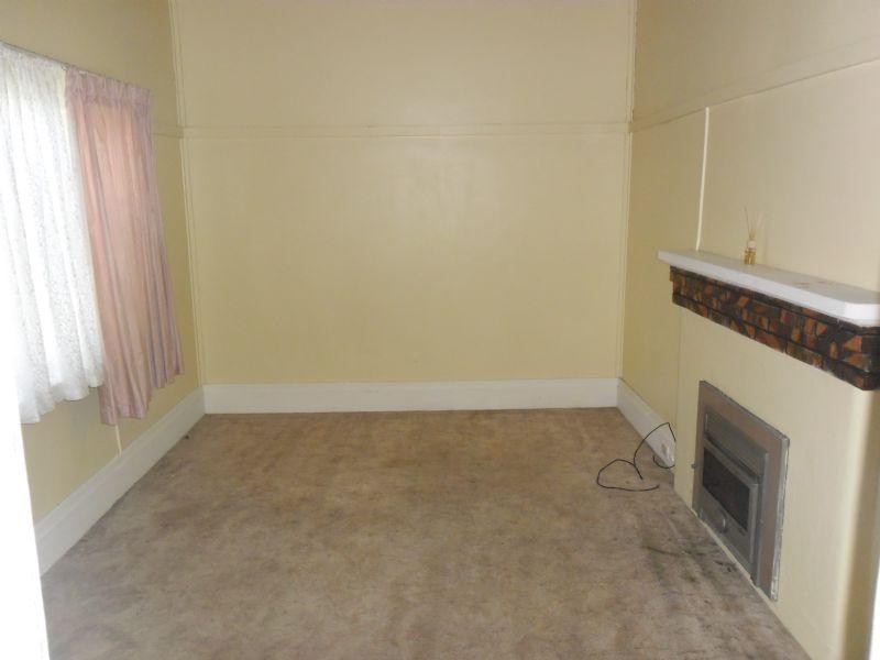 16 Navarre Road, St Arnaud VIC 3478