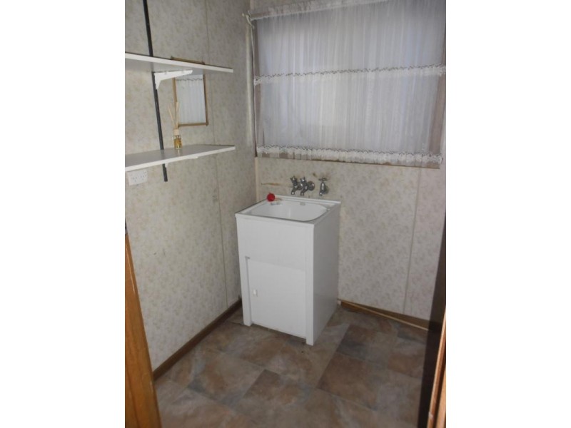 16 Navarre Road, St Arnaud VIC 3478