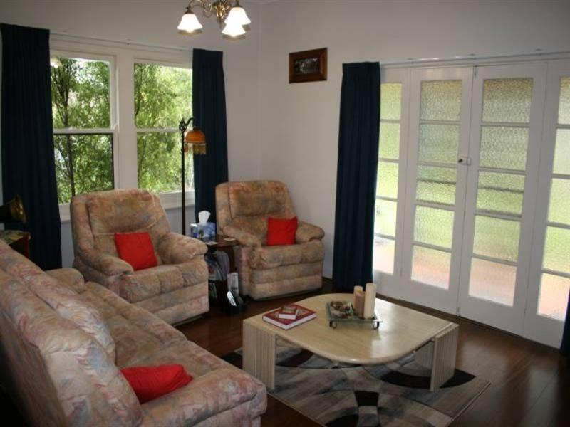 9 Edward Street, Rochester VIC 3561